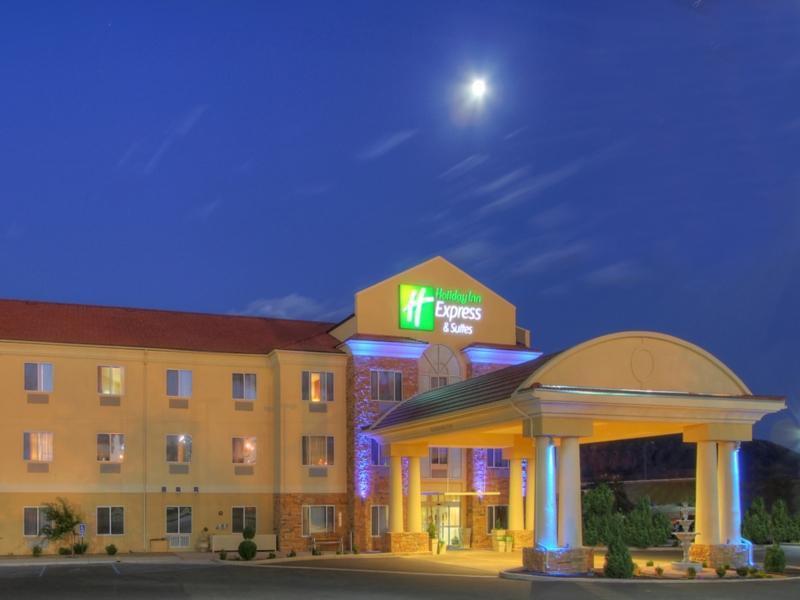 Holiday Inn Express And Suites - Tucumcari, An Ihg Hotel Buitenkant foto