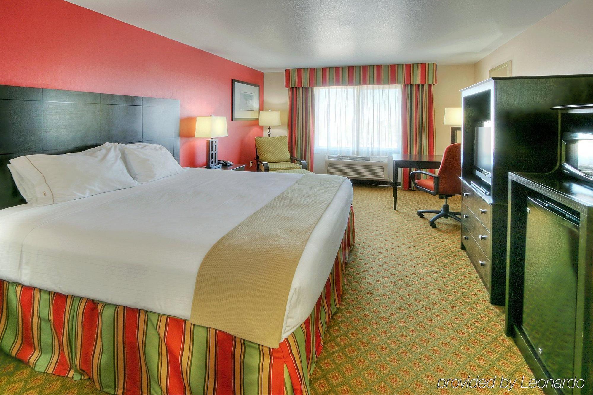Holiday Inn Express And Suites - Tucumcari, An Ihg Hotel Buitenkant foto